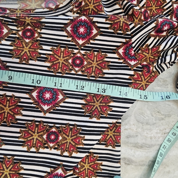 LuLaRoe Nicole Tribal Geometric Dress Size M Scoop Neck Fit & Flare - Picture 7 of 8